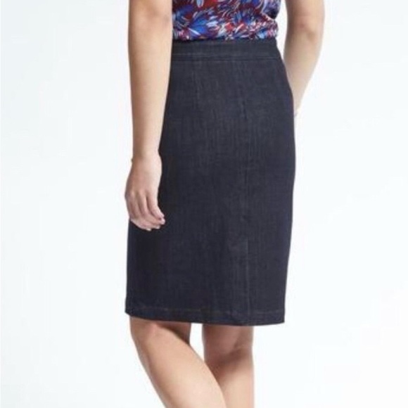Banana Republic Dresses & Skirts - Banana Republic Denim Pencil/Mini Skirt